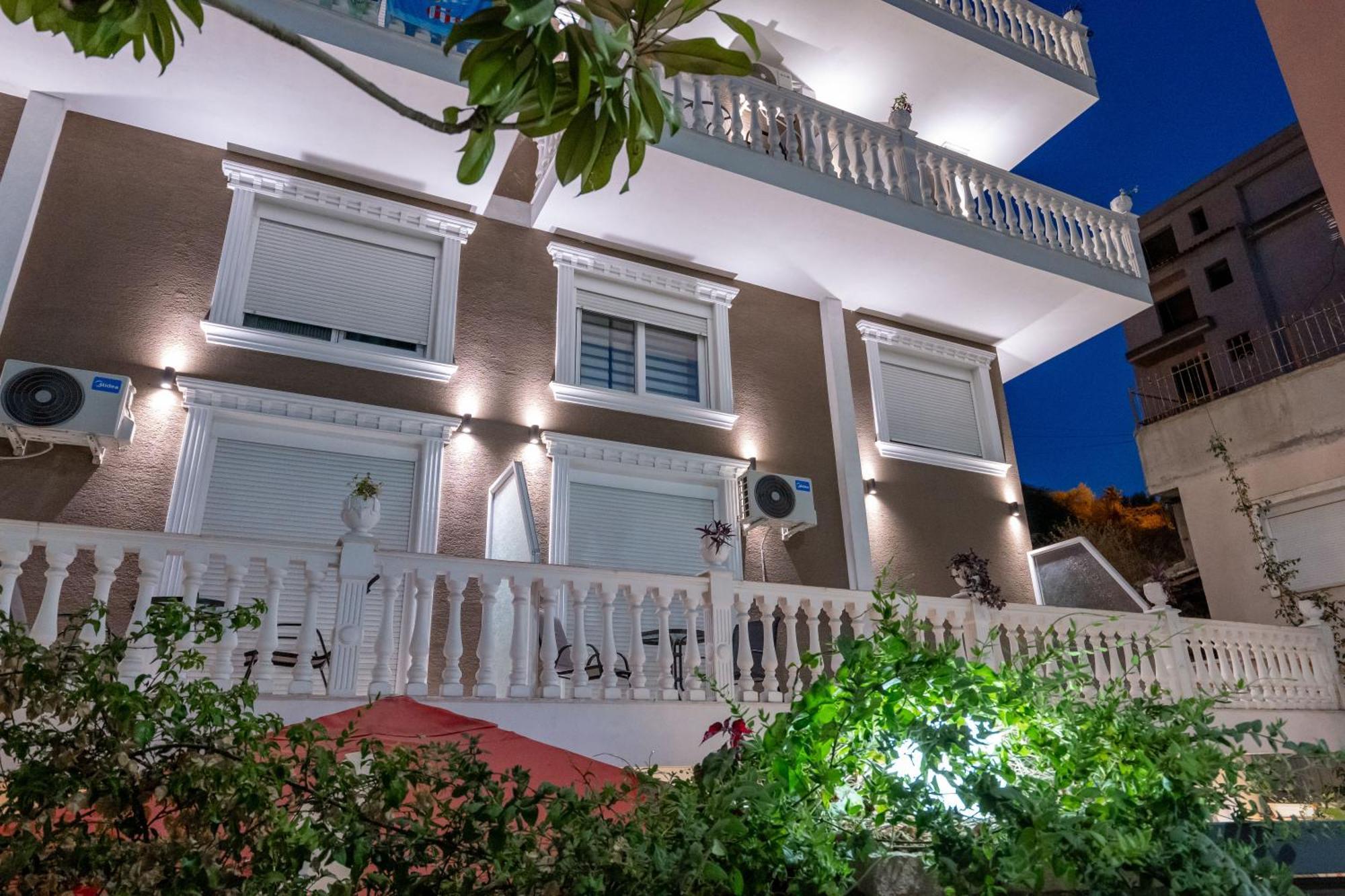 Hotel Elite Sarandë エクステリア 写真