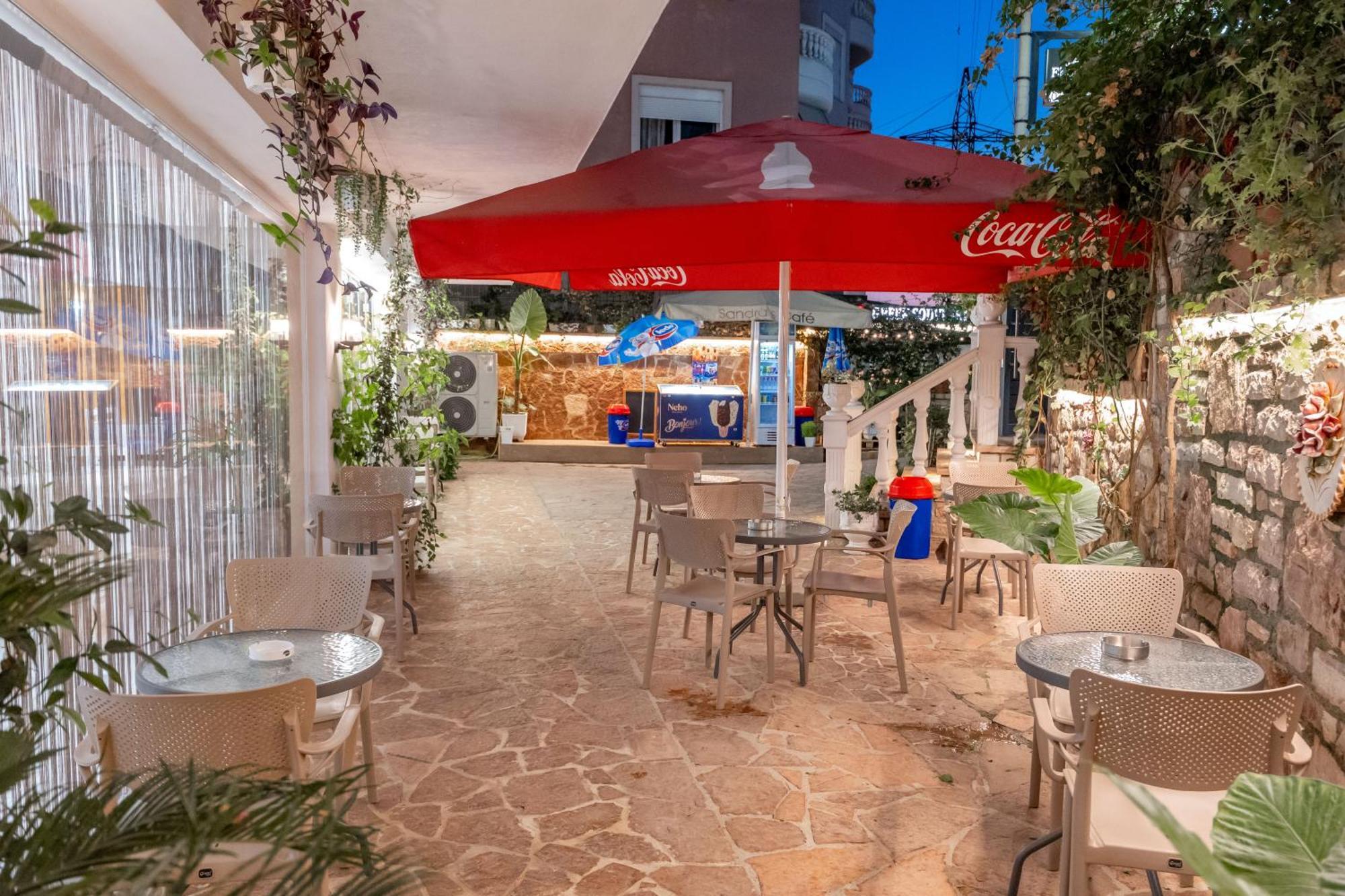 Hotel Elite Sarandë エクステリア 写真