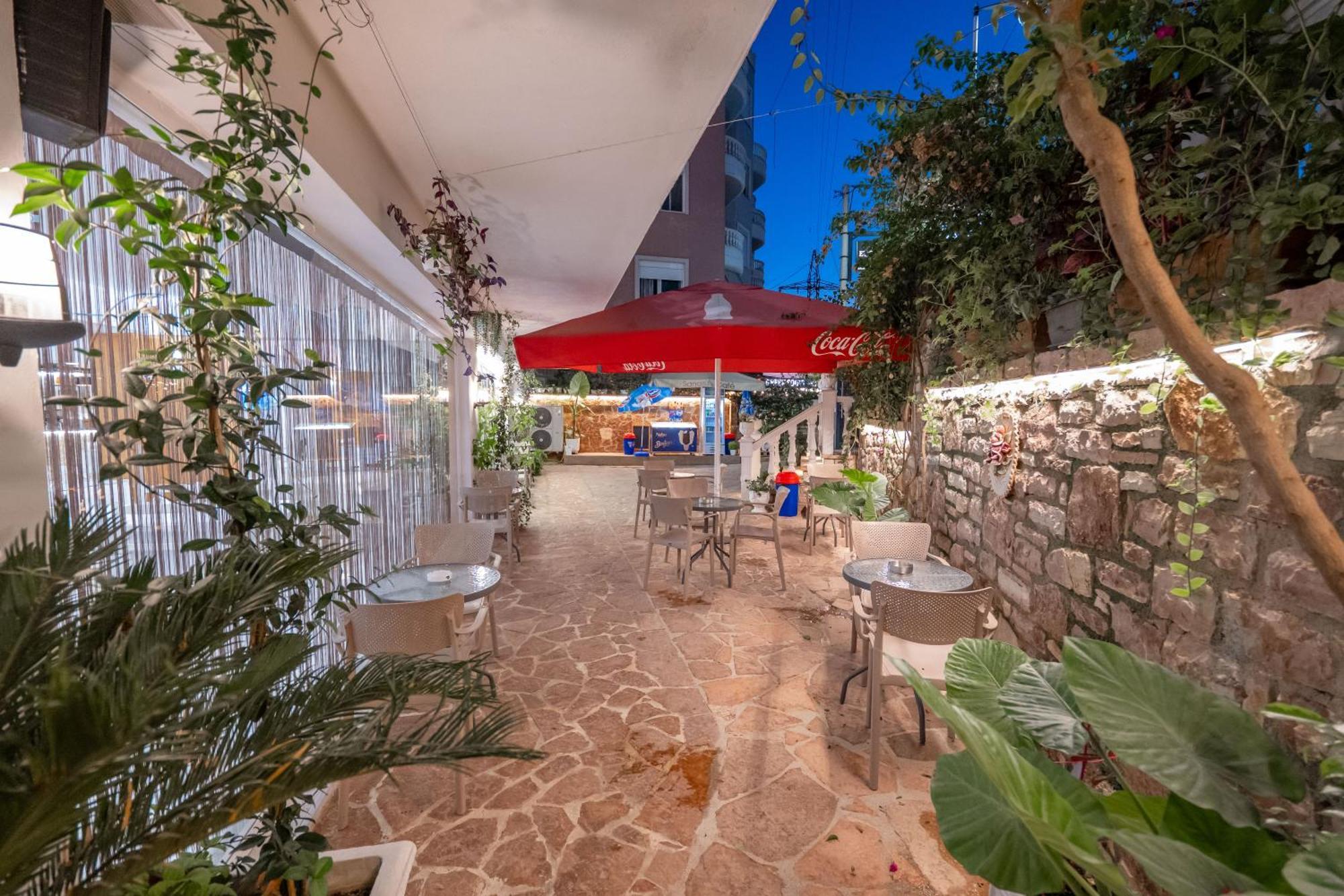 Hotel Elite Sarandë エクステリア 写真
