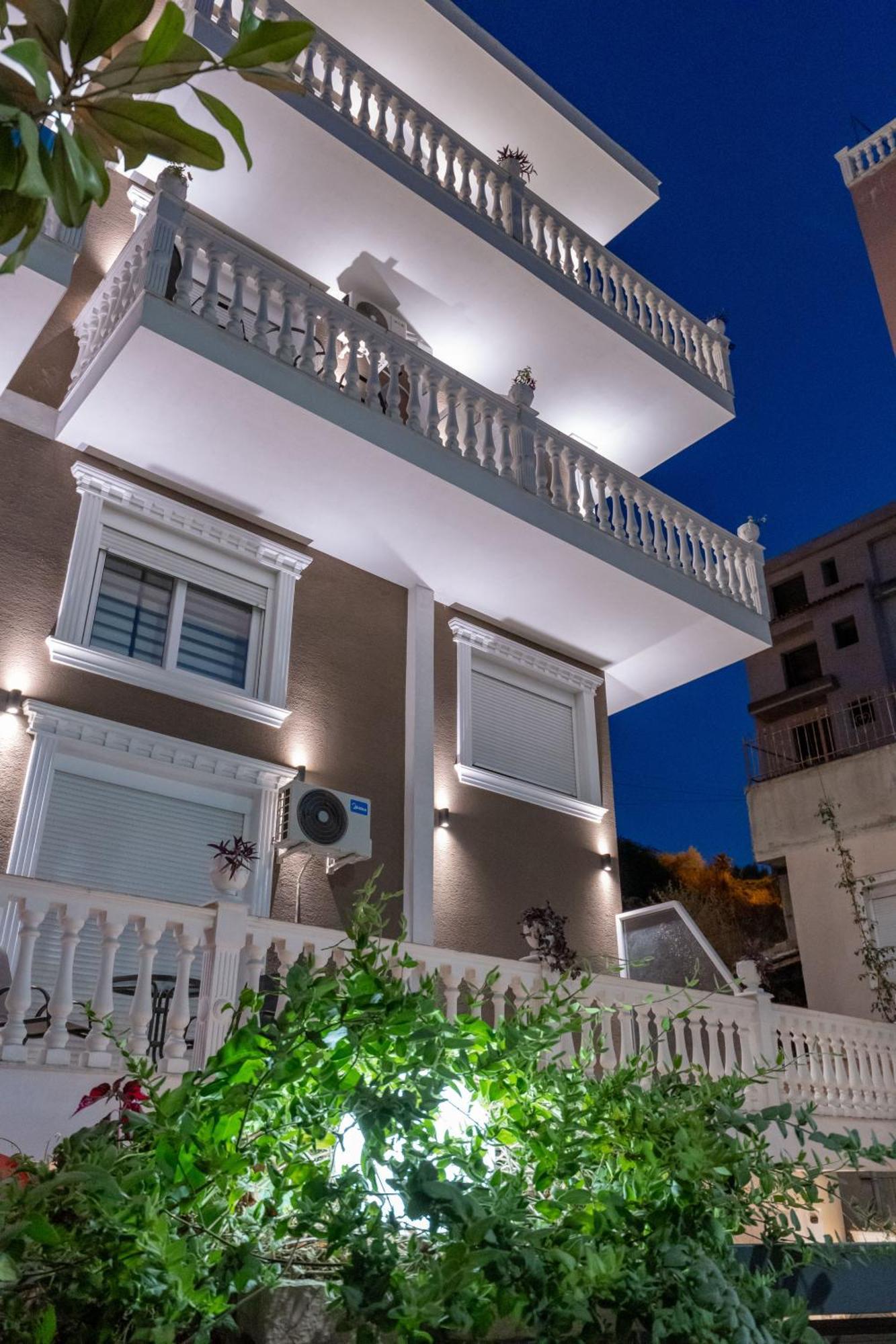 Hotel Elite Sarandë エクステリア 写真