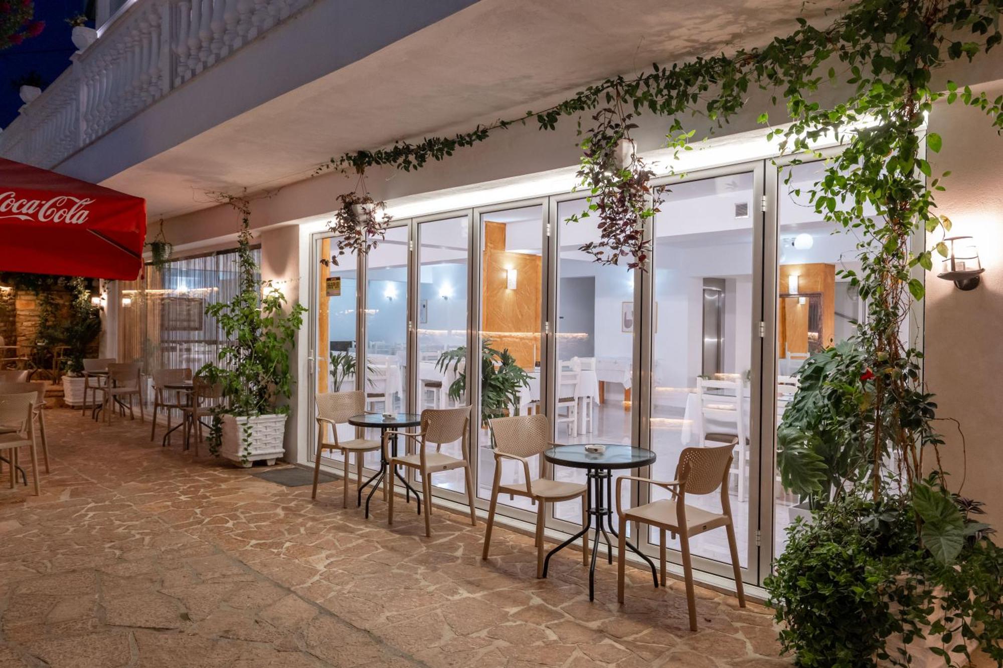 Hotel Elite Sarandë エクステリア 写真