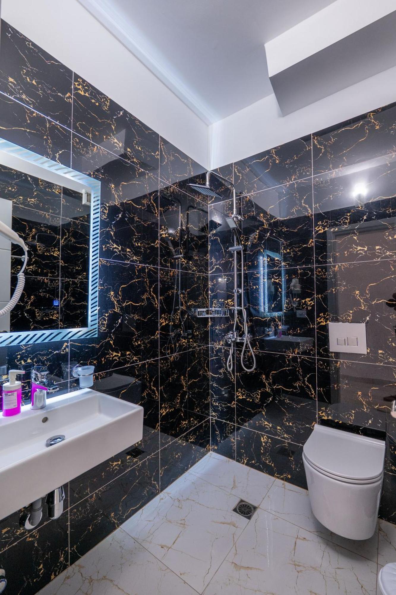 Hotel Elite Sarandë エクステリア 写真