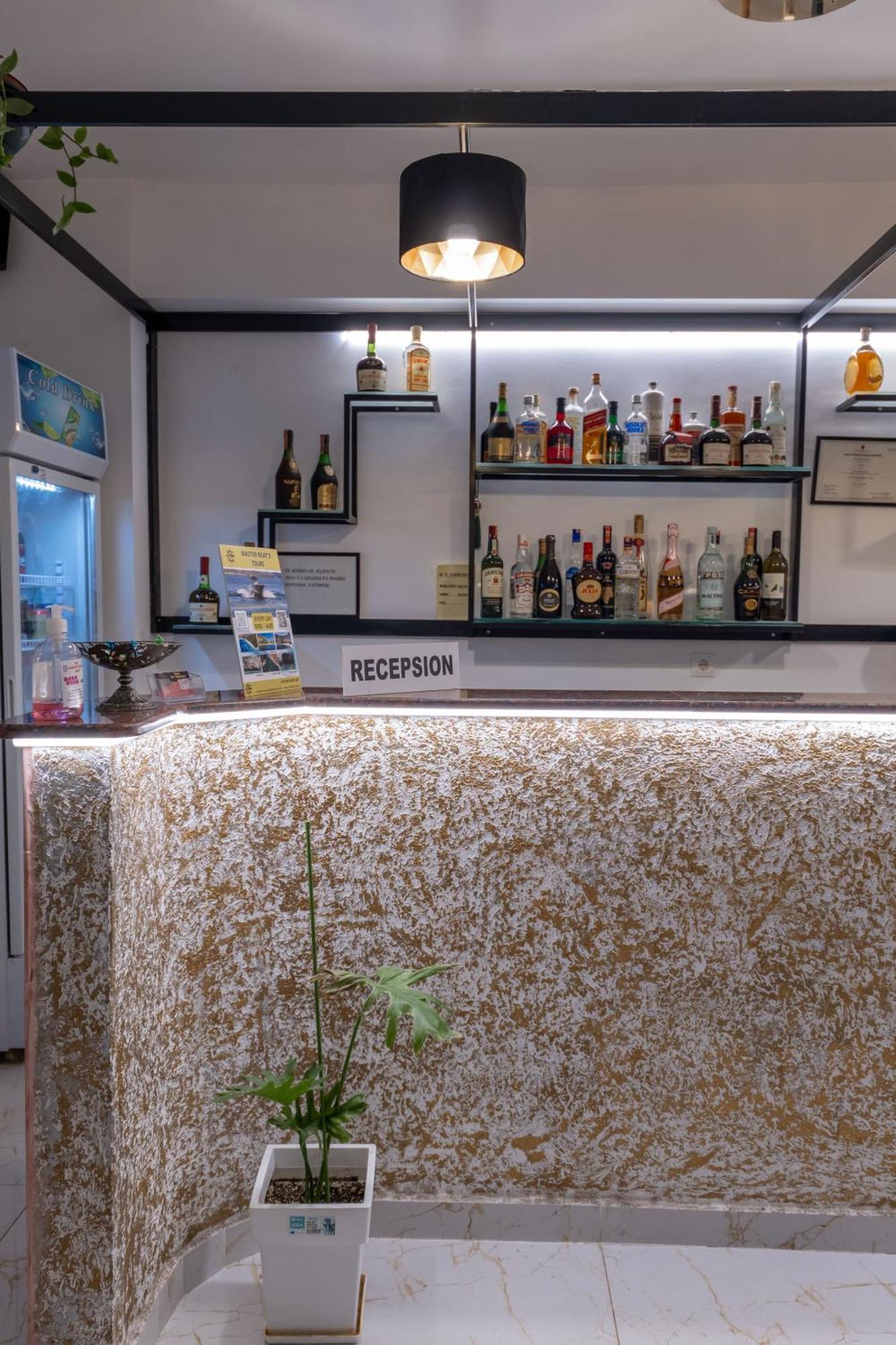Hotel Elite Sarandë エクステリア 写真