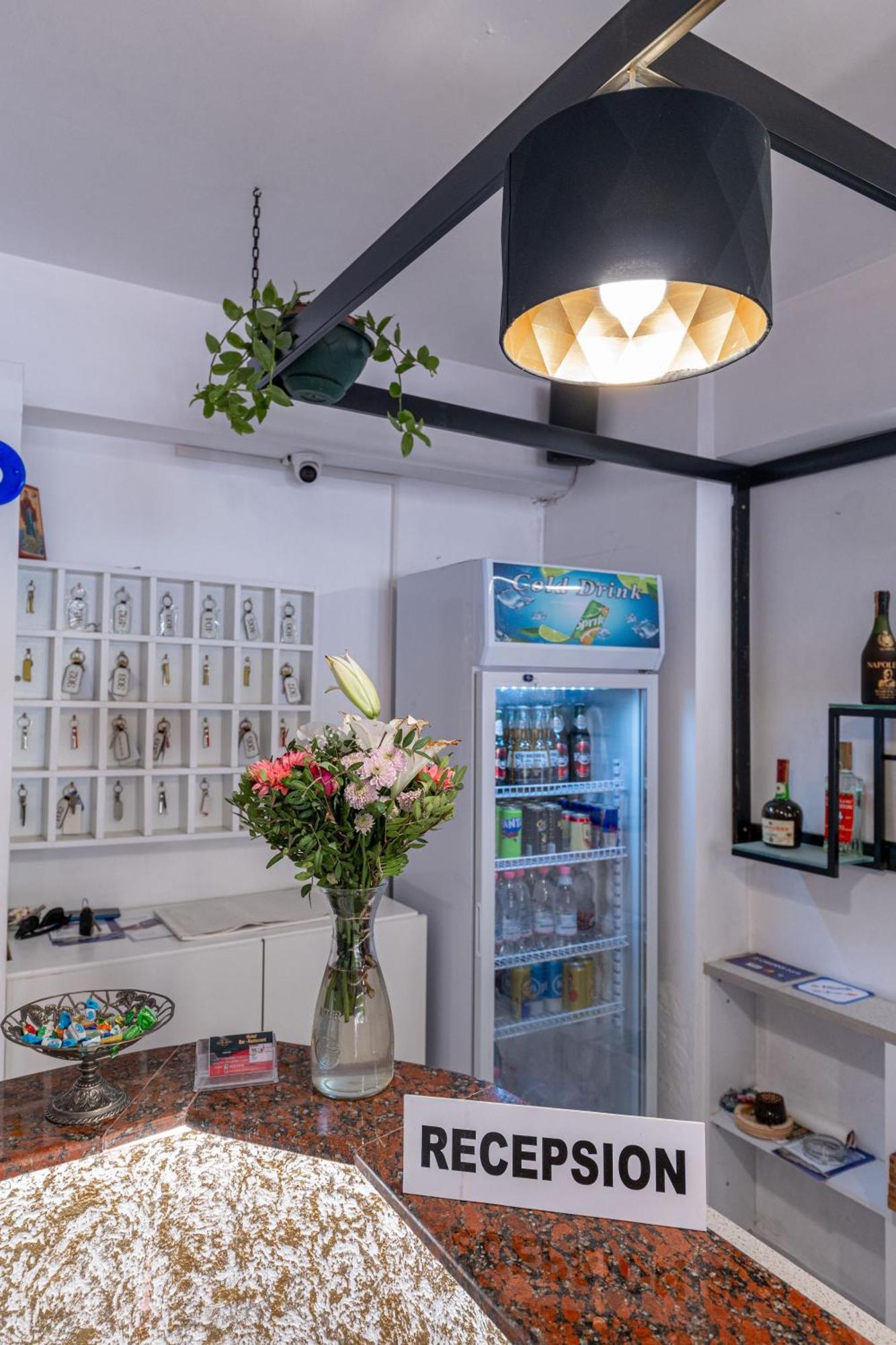 Hotel Elite Sarandë エクステリア 写真