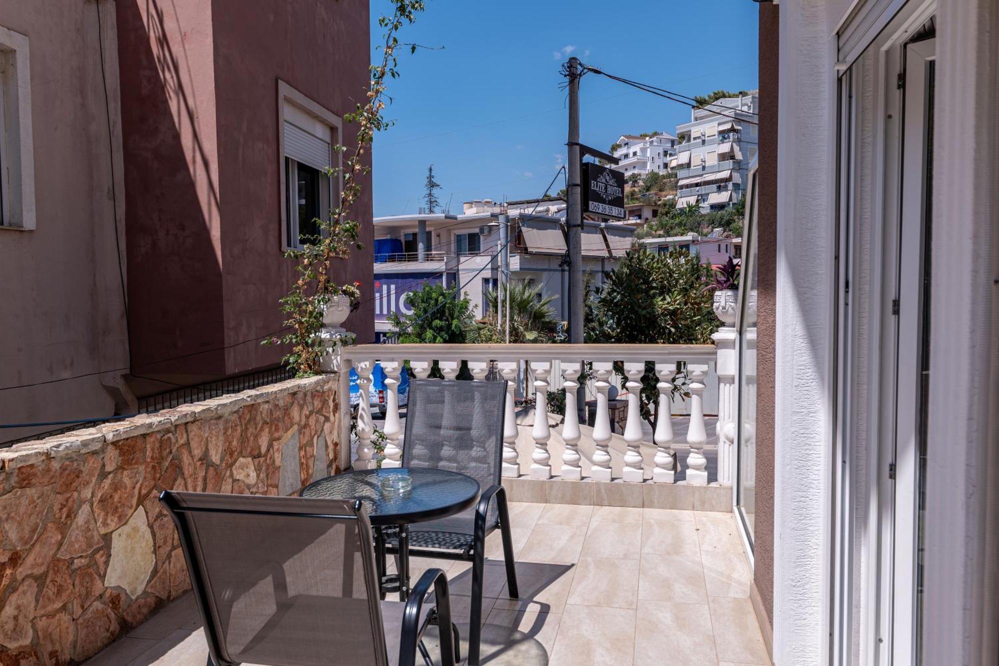 Hotel Elite Sarandë エクステリア 写真