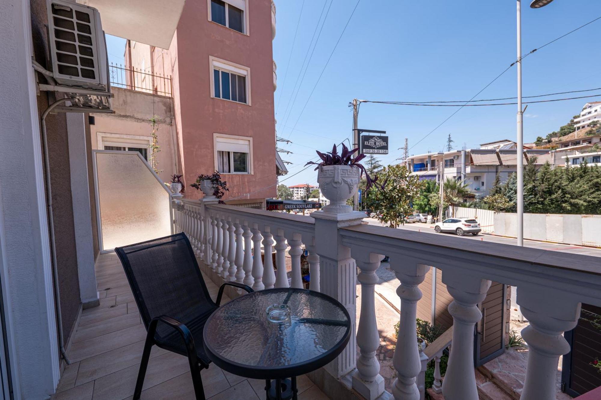 Hotel Elite Sarandë エクステリア 写真
