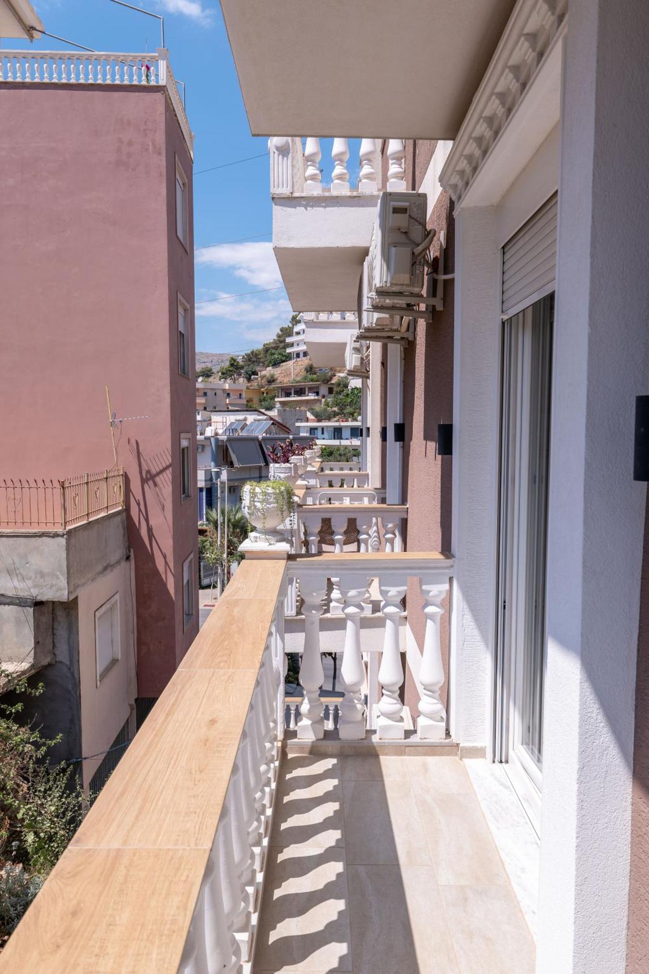 Hotel Elite Sarandë エクステリア 写真
