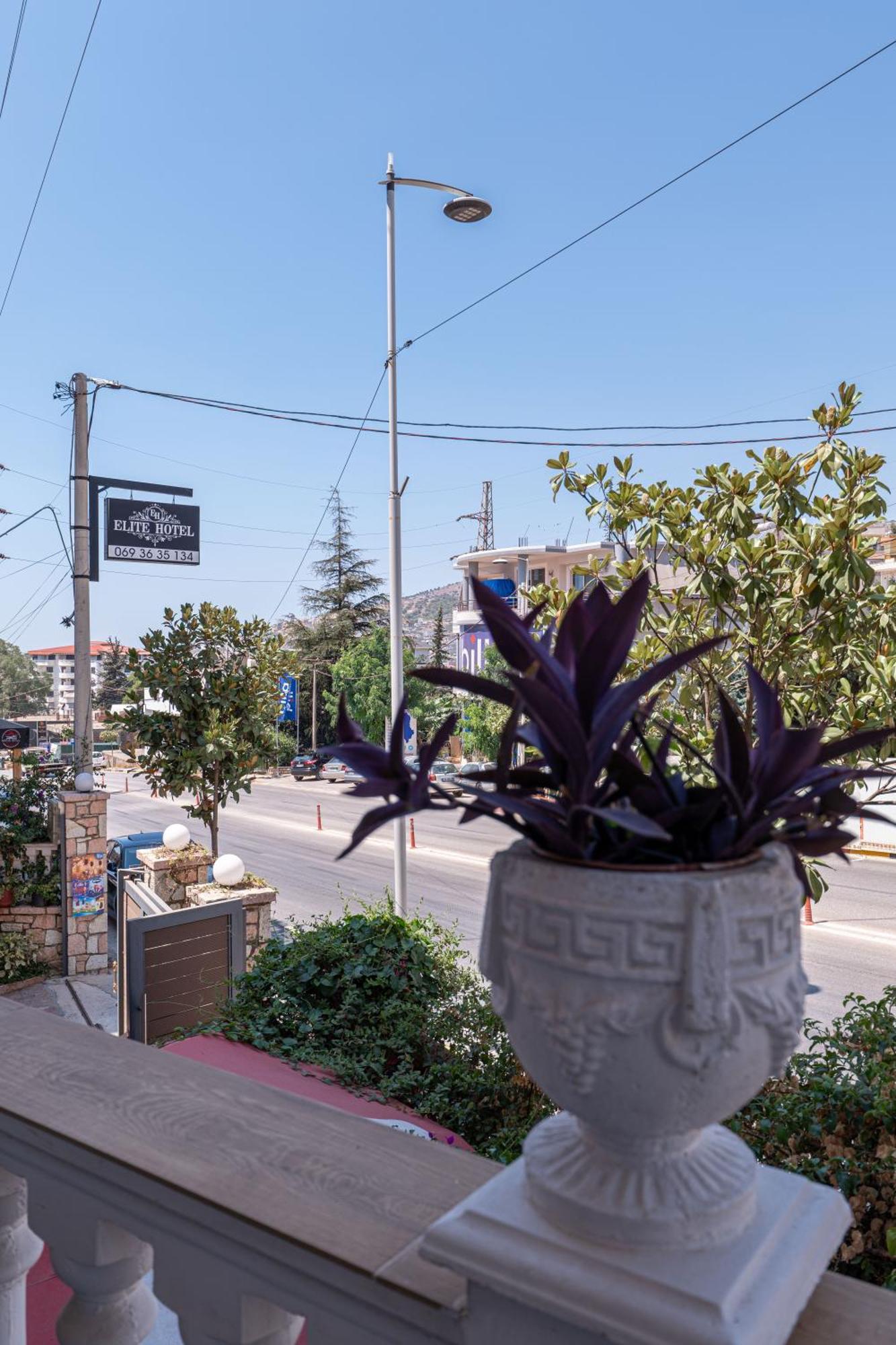 Hotel Elite Sarandë エクステリア 写真