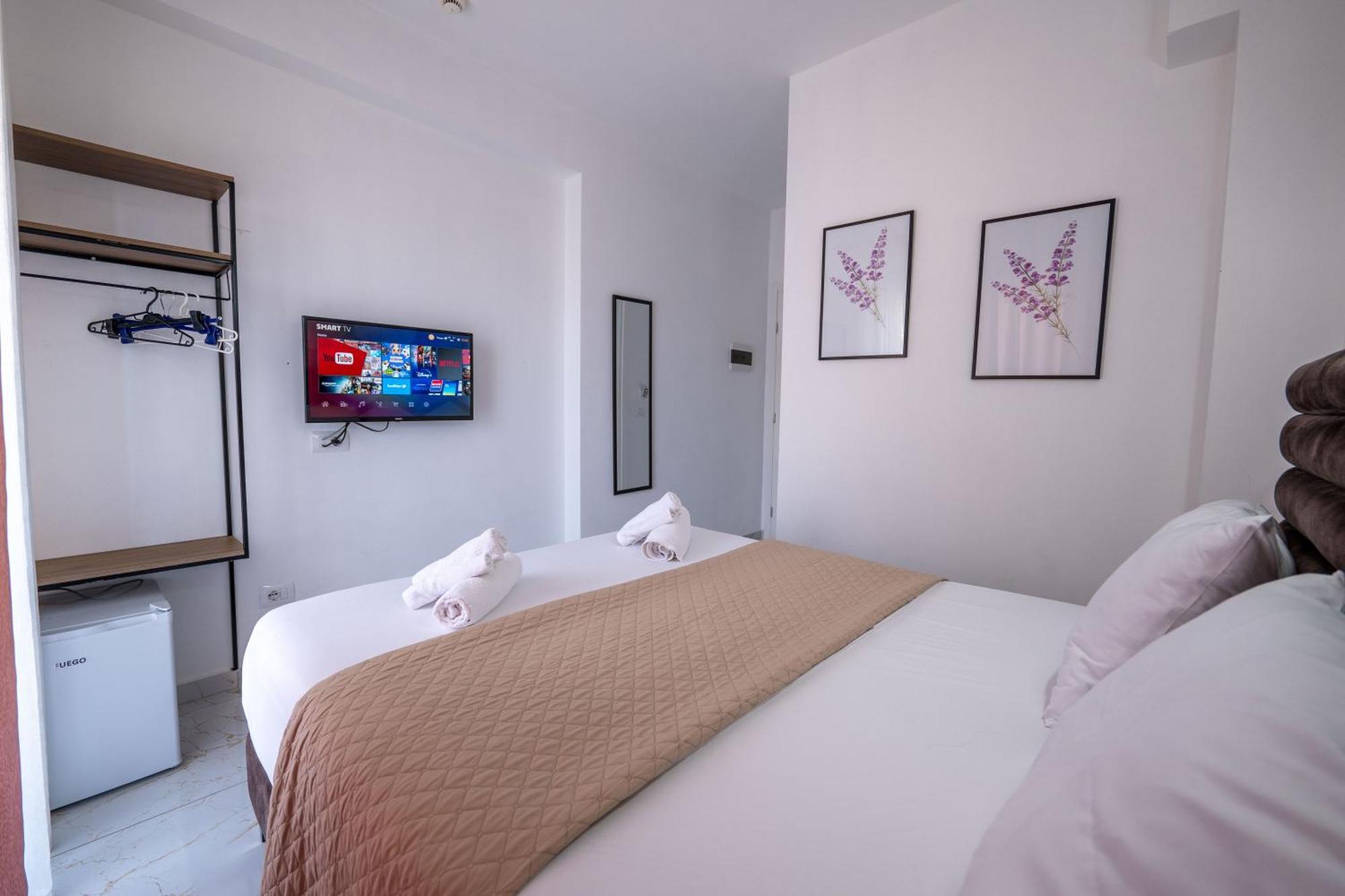 Hotel Elite Sarandë エクステリア 写真