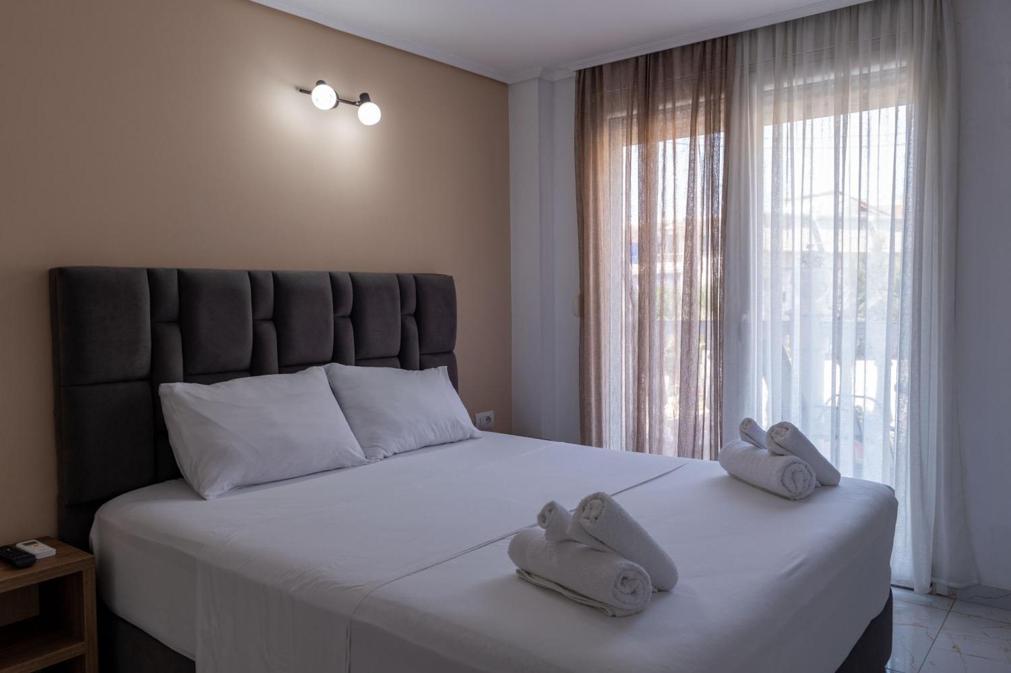 Hotel Elite Sarandë エクステリア 写真