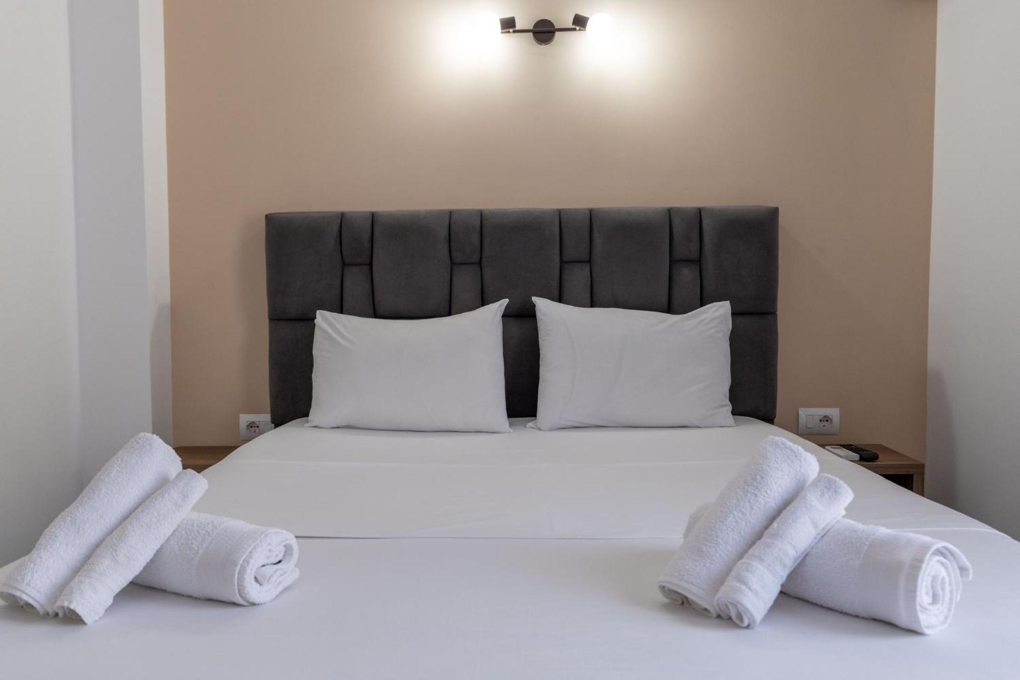 Hotel Elite Sarandë エクステリア 写真