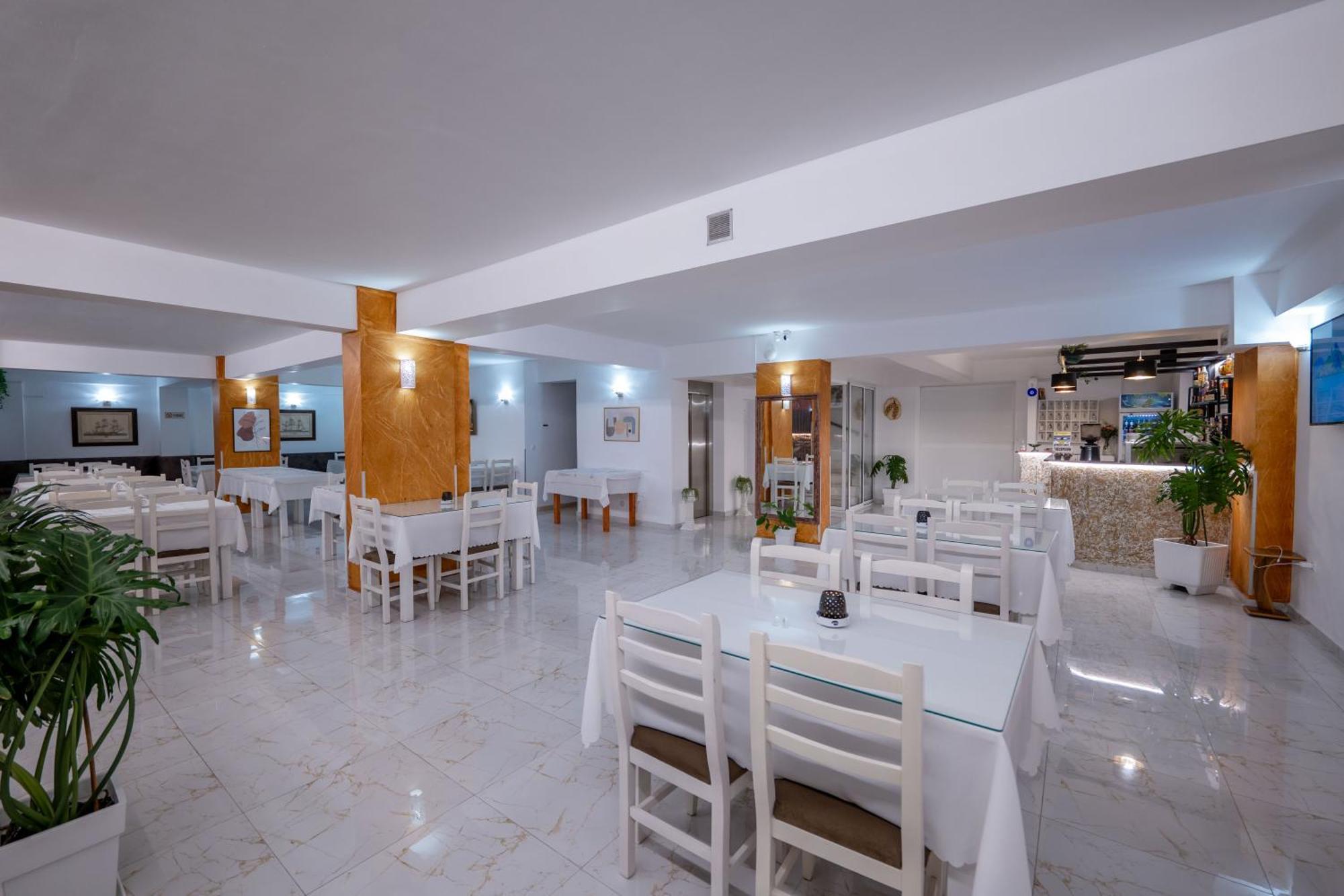 Hotel Elite Sarandë エクステリア 写真