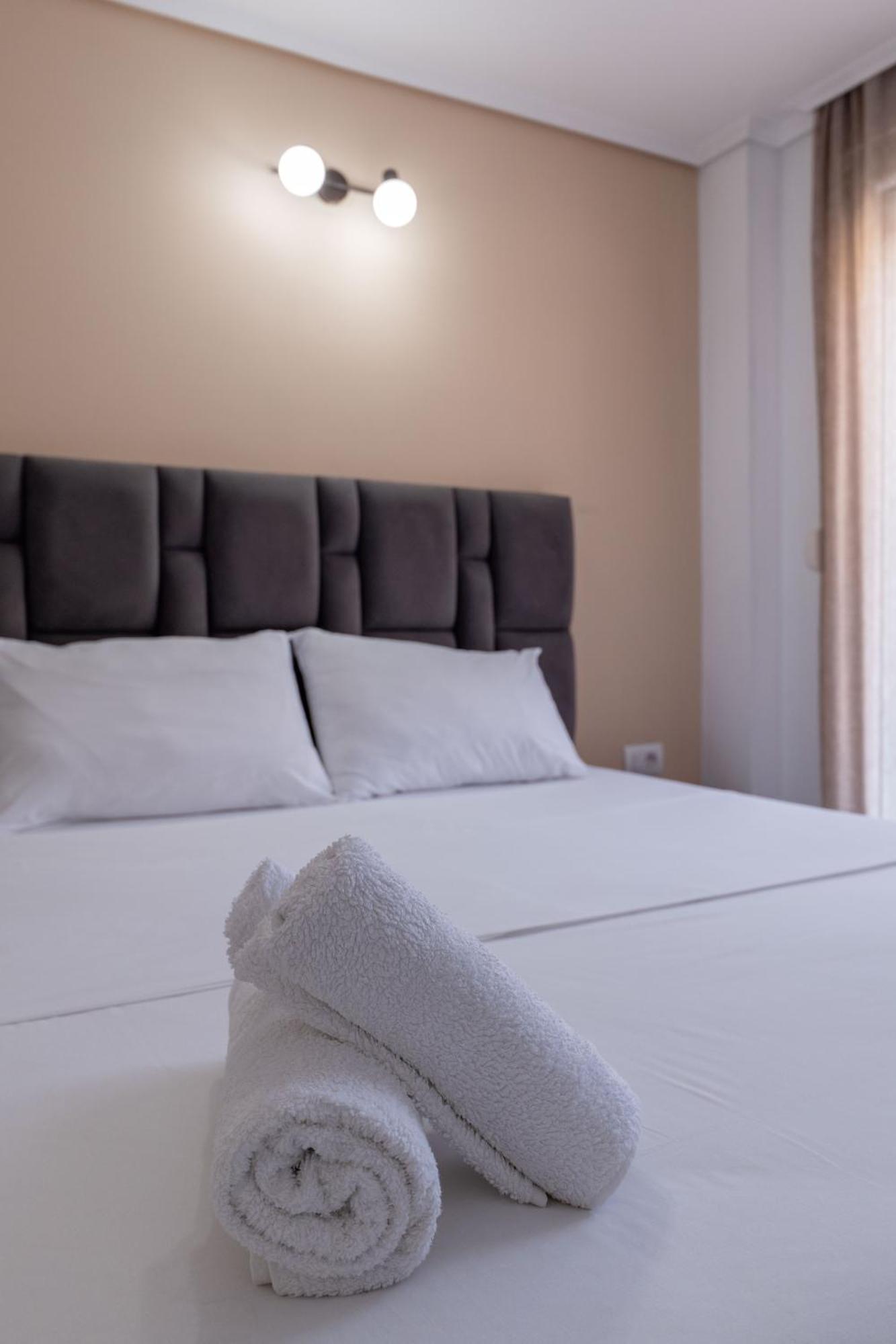 Hotel Elite Sarandë エクステリア 写真